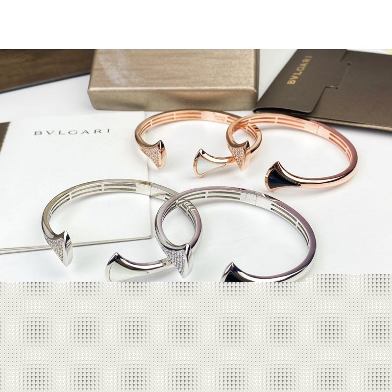 B*l*ai bracelets